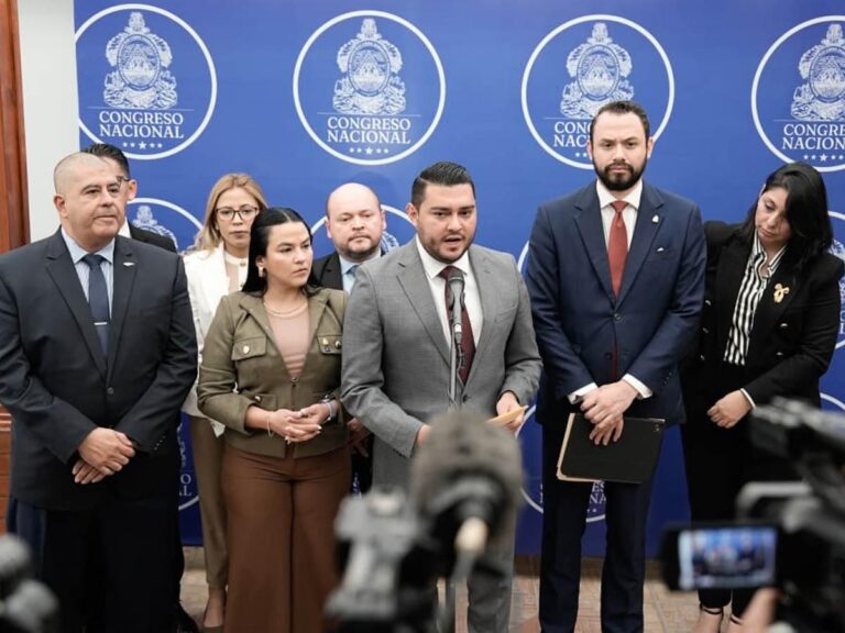 Congreso ordena indagación interinstitucional por aumento de ingreso de ciudadanos chinos
