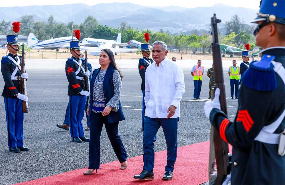 Primer ministro de Belice llega a Honduras para fortalecer la relación bilateral