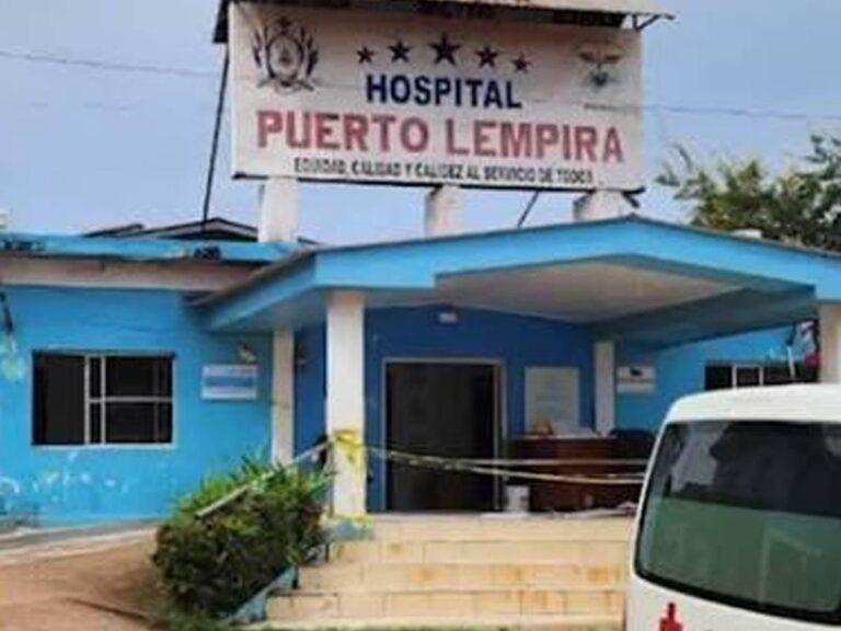 Al menos 16 médicos del Hospital de Puerto Lempira llevan ocho meses sin recibir salario