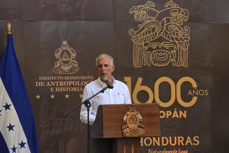 Asfura anuncia L65 millones para modernizar sitio arqueológico de Copán y reactivar aeropuerto de Río Amarillo