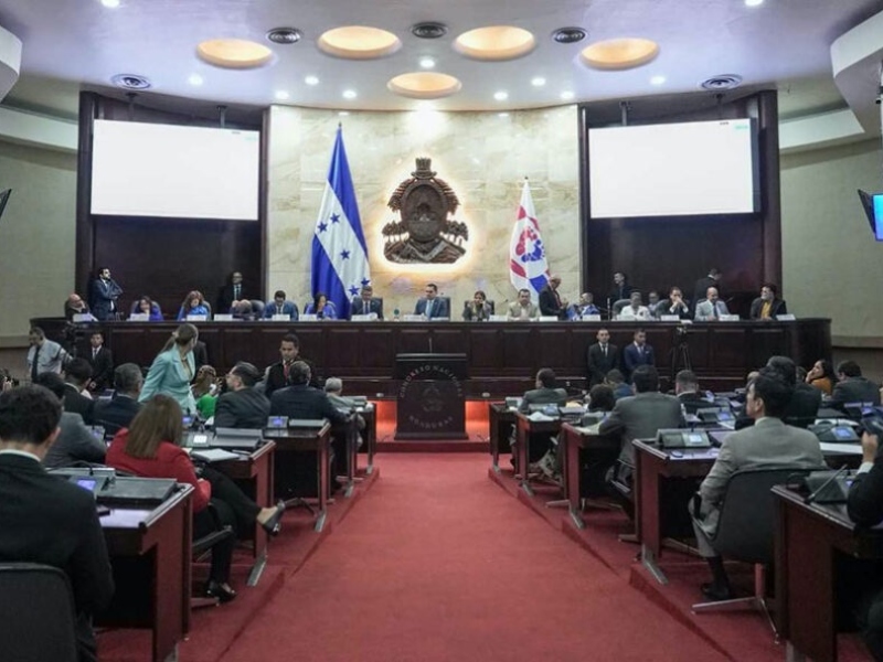 Congreso suspende sesiones por fallas en las tuberías del sistema de agua potable