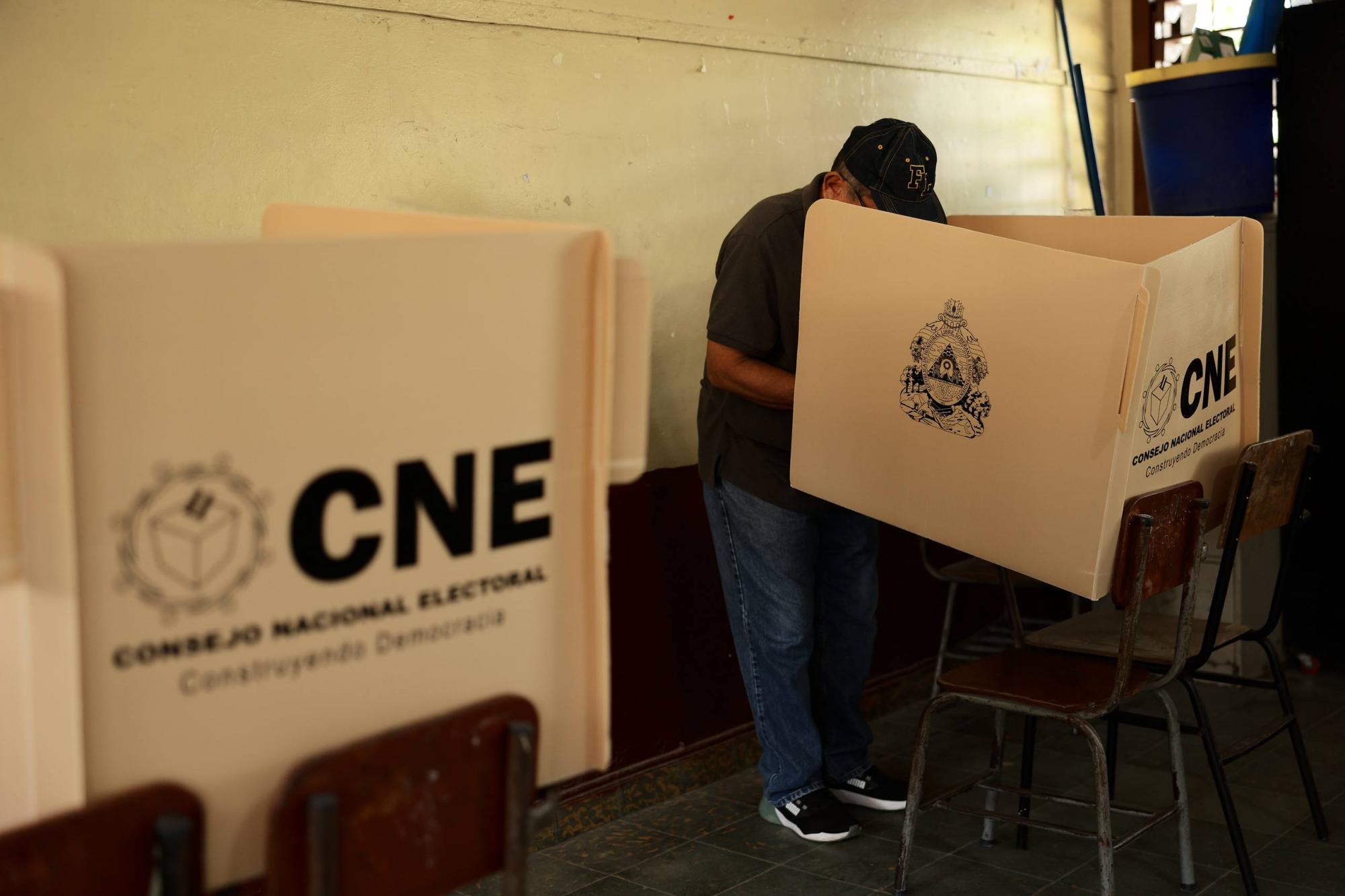 Incluir la segunda vuelta en la reforma electoral requerirá 86 votos, afirma diputado Rivera