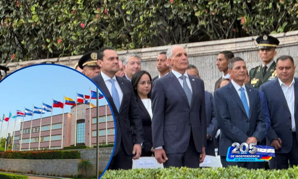 Poderes del Estado izaron el Pabellón Nacional por el 205.º aniversario de la independencia