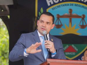 Tomás Zambrano respalda a la Policía y pide recuperar barrios para devolver la seguridad
