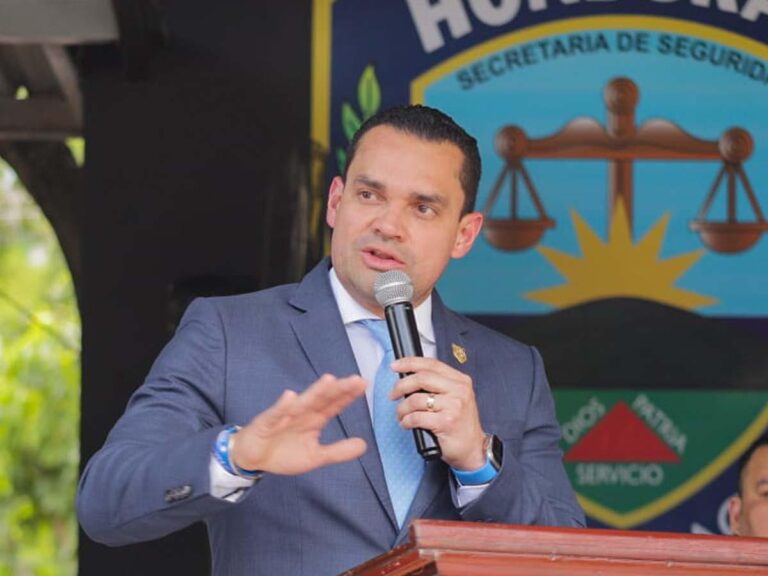 Tomás Zambrano respalda a la Policía y pide recuperar barrios para devolver la seguridad