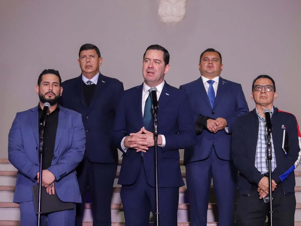 Gobierno revisa expedientes de 106 médicos contratados por interinato para verificar pagos pendientes