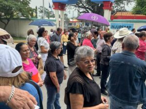 Jubilados del Injupemp piden informe por inversión de L900 millones