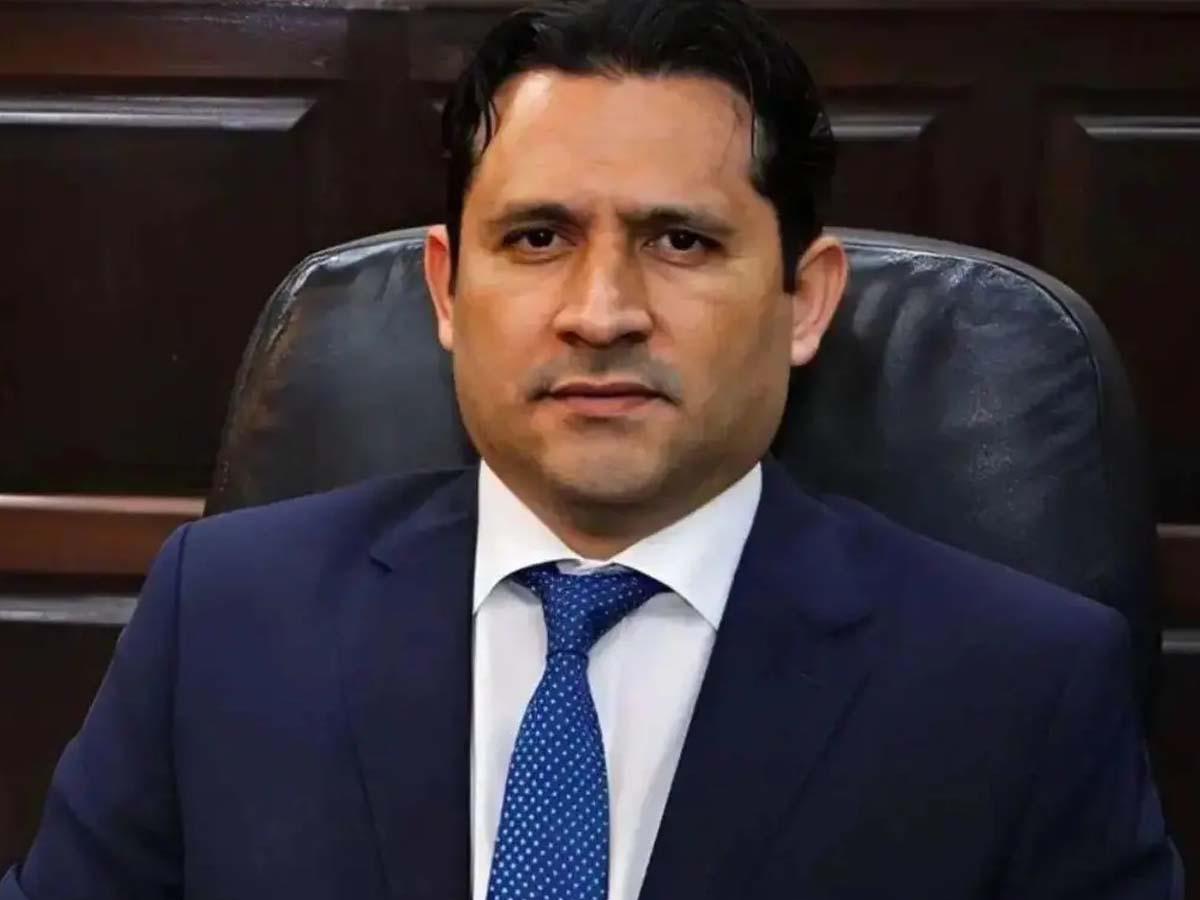 Secretario del Congreso defiende legalidad del juicio político contra Mario Morazán